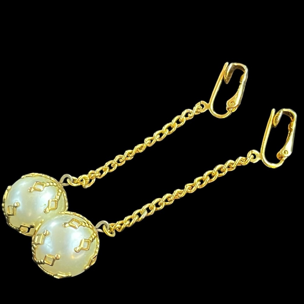 Vintage Celebrity Pearl Ball Dangle Drop Clip On Earrings
